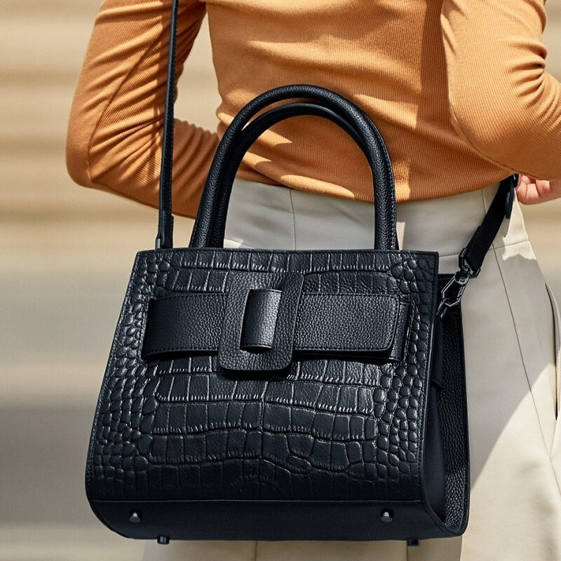 (CS) Neesha Medium Tote Bag